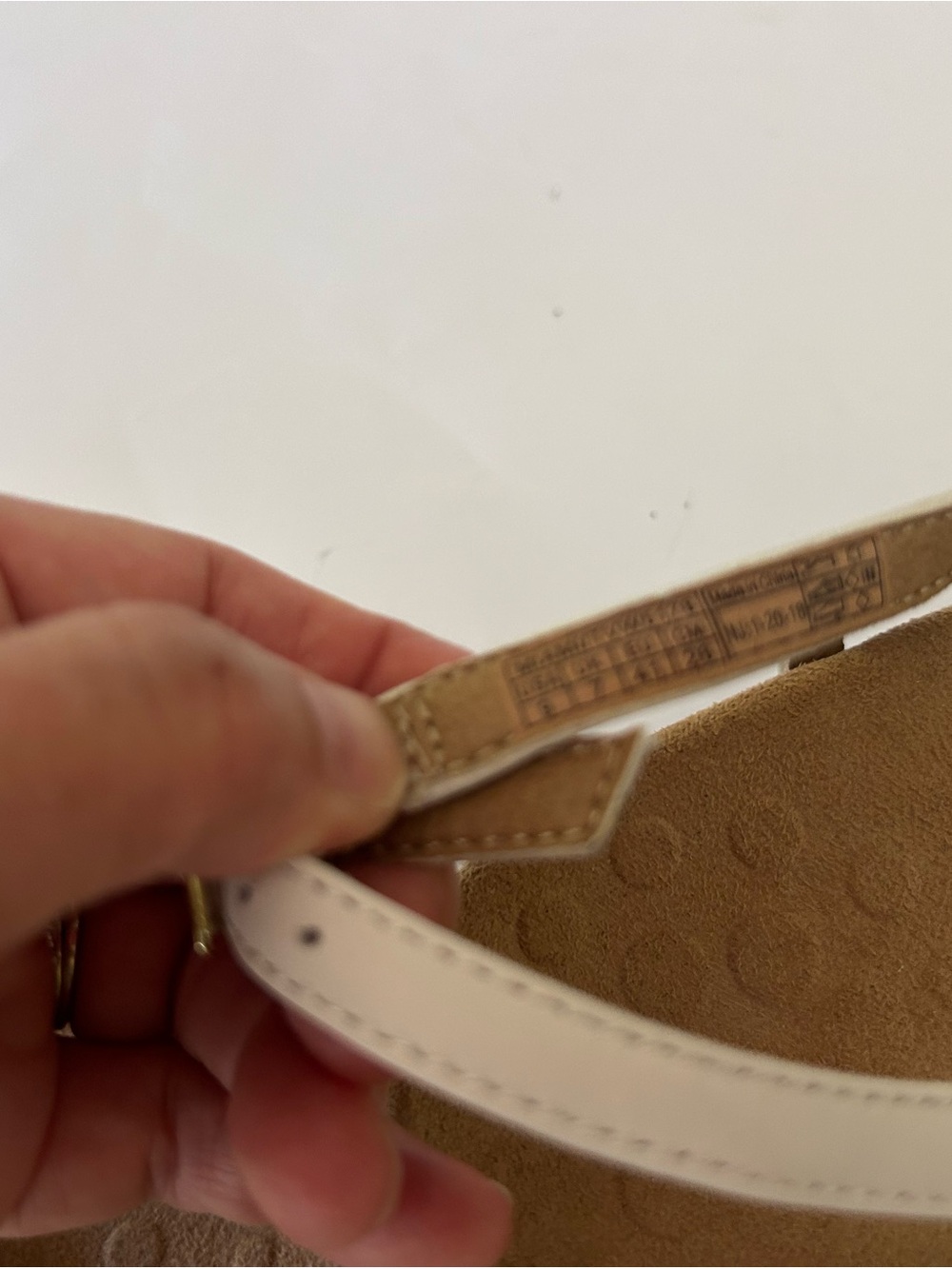 NEW White Women's T-Strap leather Sandals with Gold Accent - Picture 13 of 14